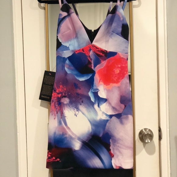 Floral NEVER BEEN WORN Bebe dress* - Picture 2 of 5